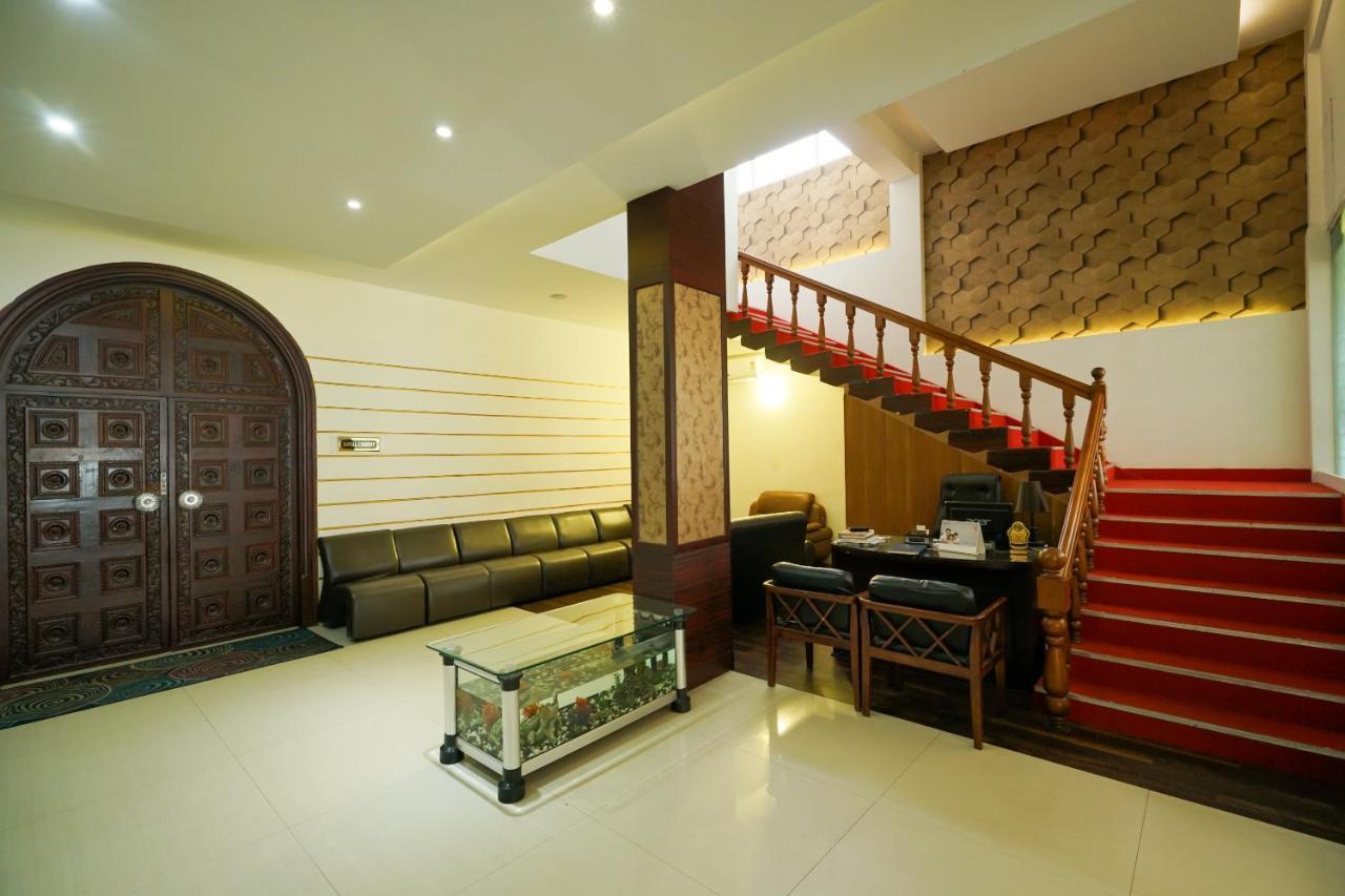 קוז'יקודה Oyo 1684 Hotel Malabar Inn מראה חיצוני תמונה
