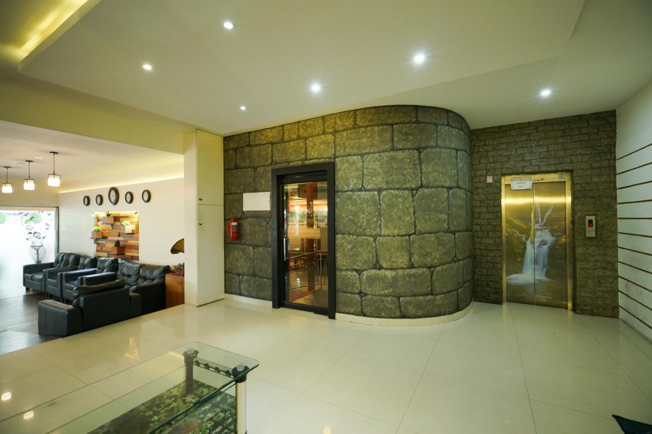 קוז'יקודה Oyo 1684 Hotel Malabar Inn מראה חיצוני תמונה